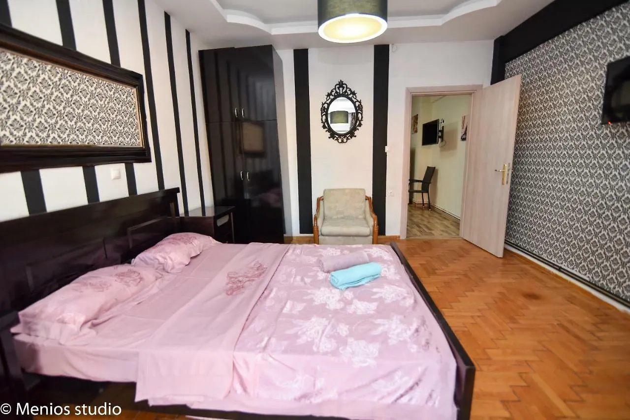 Menios Apartments And Studios Nea Kallikrateia